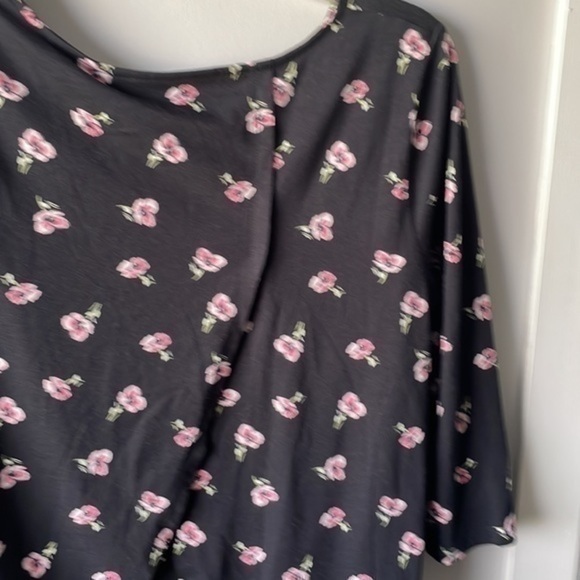 J. Jill Women's Layered-Back Mixed-Media Print Top, BLACK MULT -SIZE SMALL. Used - Picture 6 of 7